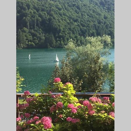 Casa A Schiera Fronte Lago Con Giardino 바르치스 외부 사진