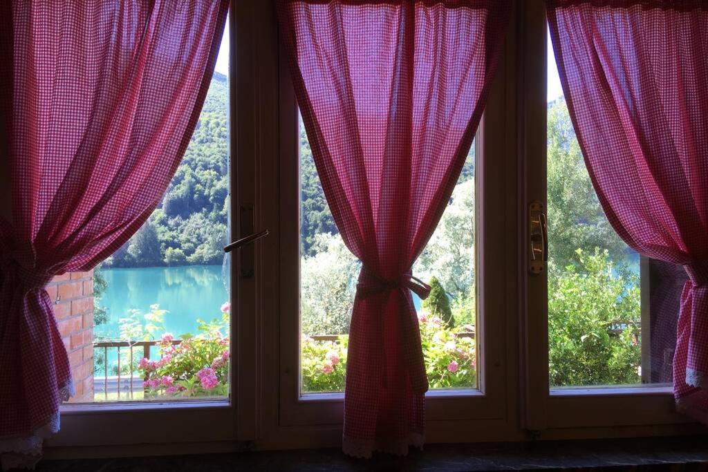 Casa A Schiera Fronte Lago Con Giardino 바르치스 외부 사진